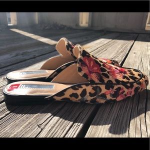 NWT: BRAND NEW NEVER BEEN WORN slid ons